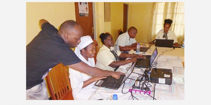 Institut St Kisito - Formation personnel administratif au logiciel Open clinic MPR (C) APEFE
