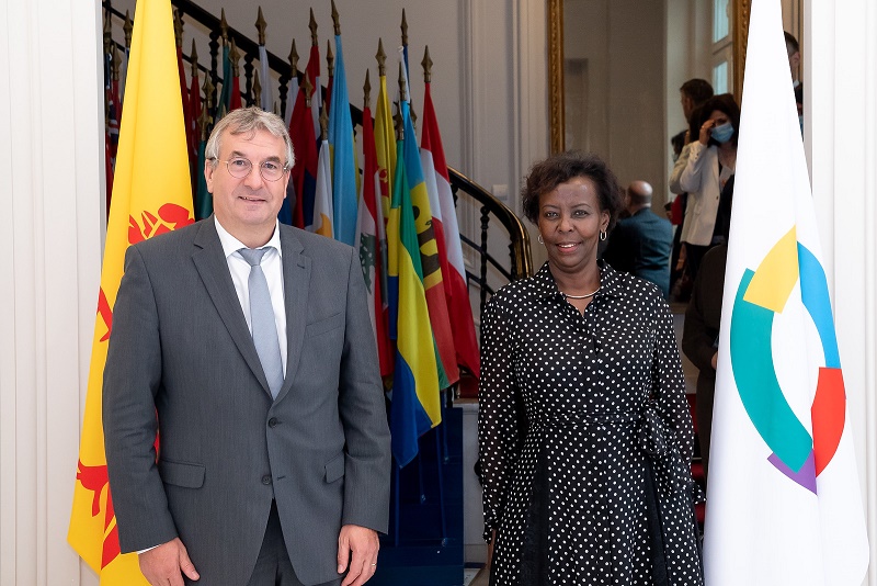 Le Ministre-Président et la Secrétaire générale de l’OIF Louise Mushikiwabo (© OIF)