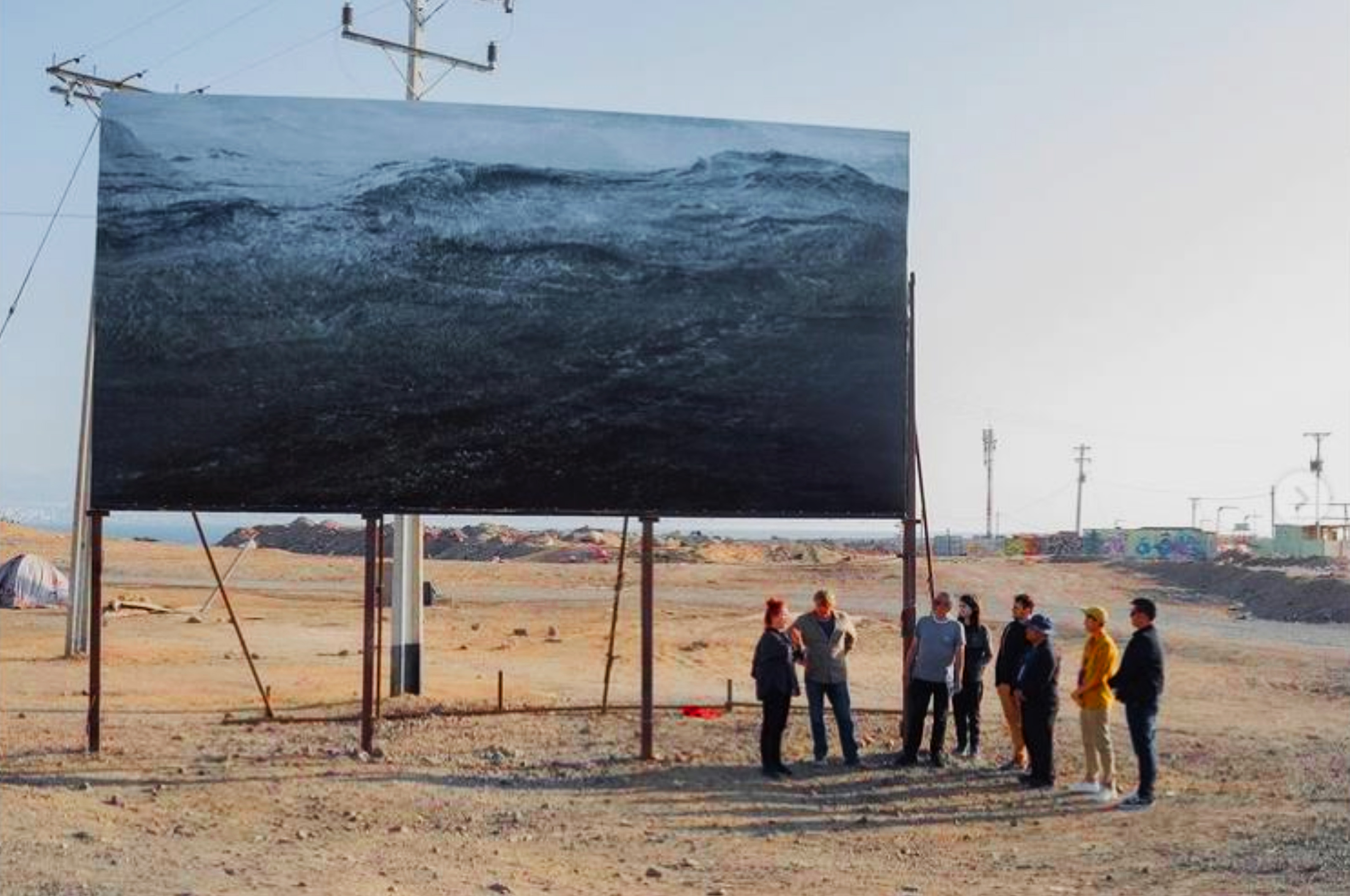 Inauguration à la biennale d’art contemporain SACO (Antofagasta, Chili) de l’intervention d’Alexandre Christiaens. En place du 25 octobre 2021 jusqu’à la destruction totale de l’œuvre par causes naturelles