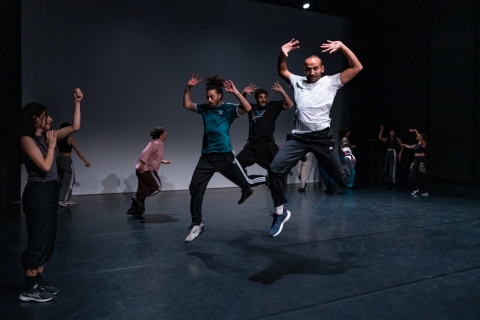 "Badke(remix)" par Amir Sabra et Ata Khatab © E. Meunier - WBI "Badke(remix)" par Amir Sabra et Ata Khatab © E. Meunier - WBI