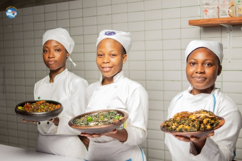 Formation des apprenants de l'ESMATH Bénin aux pratiques pédagogiques innovantes dans le secteur du tourisme et hôtellerie ©️ Bienvenu Akpo