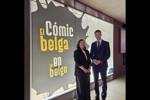 Laura Barrachina, Commissaire de l'exposition et Maxime Couvreur, Délégué général Wallonie-Bruxelles en Espagne ©️ DGWB Espagne