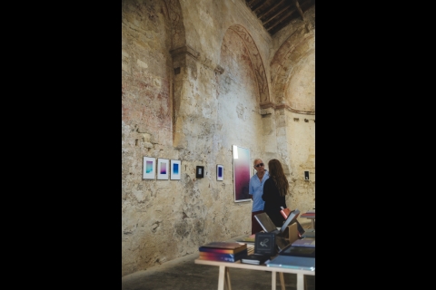 Exposition de Laure Winants dans les Rencontres OFF ©️ J. Van Belle - WBI