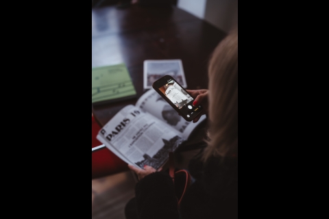 Visite de l'atelier de Sammy Baloji ©️ J. Van Belle - WBI