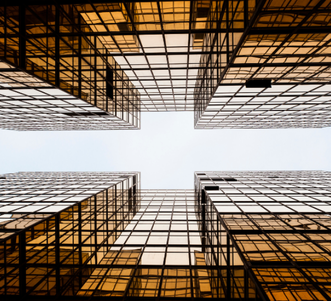 Bâtiment avec vue vers le ciel - copyright canva