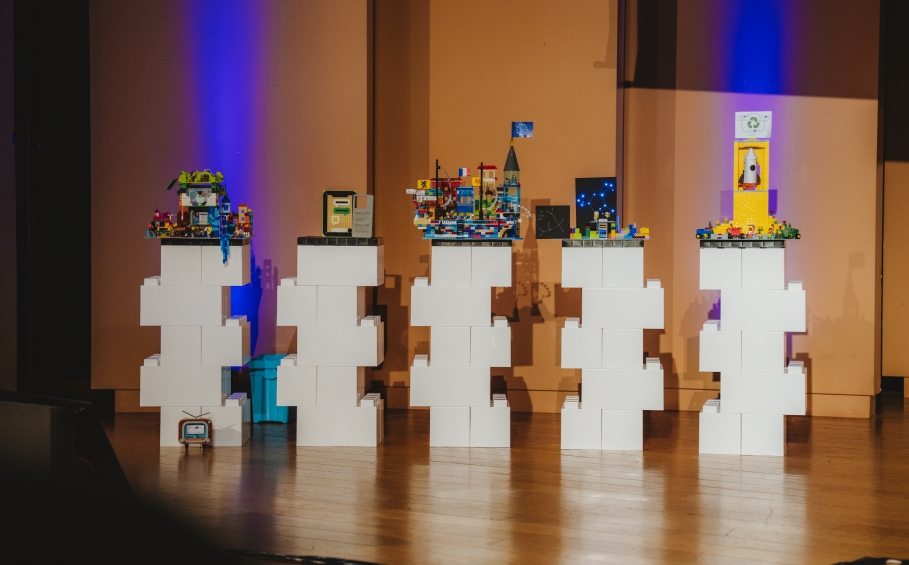 Photo des résultats de la compétition "Interreg Brick Masters" lors de l'événement annuel du Programme Interreg France-Wallonie-Vlaanderen