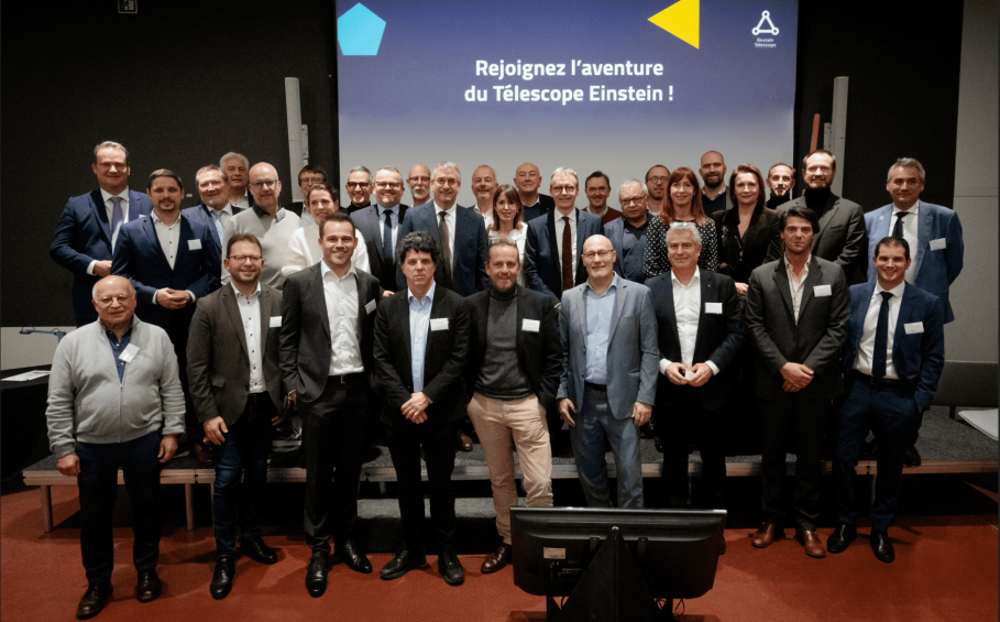 Photo des participants à la soirée pour le Télescope Einstein au Val Benoît