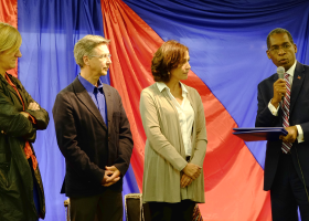 Remise de la distinction par Son Excellence Monsieur Antonio Rodrigue, Ambassadeur d’Haïti en Belgique