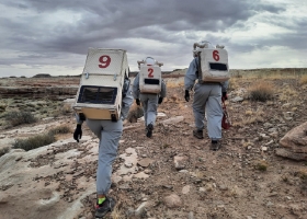 Cheyenne, Sirga et Cyril en route pour le canyon Tharsis © M.A.R.S UCLouvain