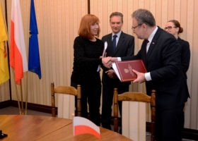 Pascale Delcomminette, Administratrice Générale de Wallonie-Bruxelles International, et Jakub Skiba, Secrétaire d’Etat du Ministère de l’Intérieur et de l’Administration de la République de Pologne