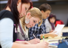 Etudiants dans une classe