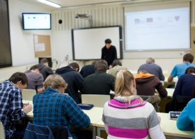 Etudiants dans une salle de cours