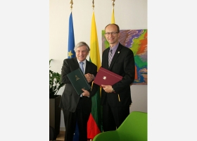 Philippe Suinen, Administrateur général de WBI et Tomas Gulbinas,  Directeur du Département des affaires européennes du Ministère lituanien des Affaires étrangères 