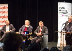 Florent Montaclair (président de la Société internationale de philologie), Martin Legros ( Rédacteur en chef Philosophie Magazine), Carlo Cecchetto ( Université Paris Lumières) et et  Noam Chomsky