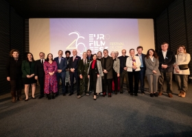 Les autorités diplomatiques et culturelles présentes lors de l'inauguration. Sixième de gauche à droite, Mme Emmanuelle Dienga. Au centre, la ministre de la culture Carolina Arredondo (c) DR