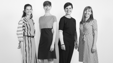Photo de l’équipe de WBDM : Laure Capitani, coordinatrice, Leslie Lombard, Giorgia Morero et Aline Lermusieaux, chargées de projets © Lydie Nesvadba