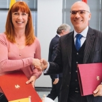 Mme Pascale Delcomminette, Administratrice générale de WBI, et Mr Nabil Ammar, Directeur général des Affaires Politiques, Economiques et de Coopération pour l’Europe et l’Union Européenne au Ministère des Affaires étrangères