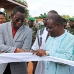 Inauguration de la Foire de l'Arbre par le Ministre de l'Environnement du Burkina Faso à travers la coupure du ruban