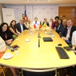 Réunion de lancement du projet dans les bureaux de l’AGCID à Santiago en présence du Directeur Enrique O’Farrill et d’Emmanuelle Dienga, Représentante Wallonie-Bruxelles ©️ Département presse de l’AGCID